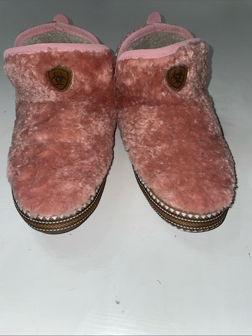 Ariat pink snuggle boot slippers size medium 6/7